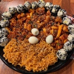 Pin page Instagram의 먹스타그램 (쩝쩝박사👩🏻‍🎓✨)님: “꼬꼬아찌 안 먹은 지 너무 오래돼서 수원역 온 김에 챱챱,, 라면사리랑... 