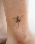seoultattooshop #클로버타투 #세잎클로버타투 #잎타투도안 #발목타투 #韓系刺青 #女子刺青 #認領圖 #台北刺青... 