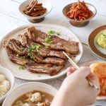 Instagram의 지니포차📍님: “. 일렉트로룩스와 함께하는 1월의 레시피. (@electrolux_korea ) . . 다가오는 명절에 빠질 수 없는 LA 갈비입니다.... 