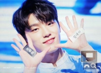 ปักพินโดย 17stal💜 ใน 이찬
