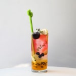 Pin page 데일리오아시스 (DAILYOASIS) on Instagram: “오도독 씹히는 패션후루츠청과 과일이 듬뿍 들어가있는 데오 썸머에이드... 