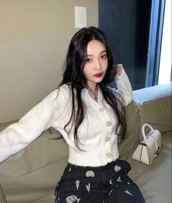 red velvet에 있는 jnzkim님의 핀 | 레드벨벳 조이, 레드벨벳, 벨벳