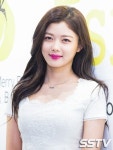 Pin by 태연 만약에 K-POP on #kpop #연예인 #아이유 #로또 #아이린 #태연 | Kim you jung, Attachment, Kim