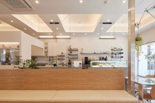 화이트&우드톤 모던한 30평 강남 카페 인테리어 (서초구 방배동)