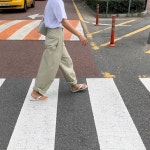 이수 on Instagram: “길에 사람이 1도없어🔥” | Khaki pants, Khaki, Pants