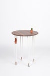 circle table (오브제를 품은 테이블) 원의 요소를 이용하여 디자인을 탐구하고 가구와 오브제의 어울림을 찾아 새로운 오브제를 만들어 냈다.... 