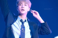 Pin by Tae Tae on .BTS ➣ Kim Seokjin 《김 석 짐》 | Hoseok yoongi, Kim seokjin, Bts jin Pin by Tae Tae on .BTS ➣  Kim... 