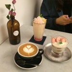 peercoffeeroasters #peercoffee #coffee #latte #dessert #cake #테라스 #피어커피 #플라워 #peer #coffee #Itaewon | 라떼, 디저트