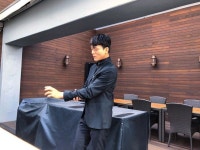 살쪗나봐... | Colorful shirts, Handsome men, Statement scarf