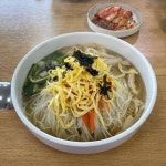 Instagram의 욤뇸님: “🍜 날 추울 땐 뜨끄~은한 멸치국수!🤤 국수요리 다 좋아하는데 그 중에서 멸치국수를 진짜 좋아해용!!!! _ 아침일찍... 