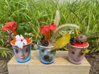 그런 다음 다양한 자연물을 꽂아 머리를 꾸며보세요❤️❤️❤️ . . #자연물놀이 #미용실놀이 #자연물머리 #숲놀이…