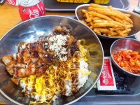 Instagram의 Jae_Han_E Lv.27님: “#첫줄안녕 . . . . #토마토도시락 #돈돈와퍼 #도시락 #감자튀김 #콜라” - 2020 | 감자 튀김