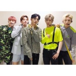 [#ACE_PHOTO] 형형색색 의상만큼이나 무대위에서 제일 빛나는 A.C.E! ⠀ 빛이 난다 빛이나!✨ 처음 본 사람은 있어도, 한번 본... 