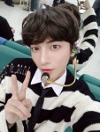 모아~~~❣ 오늘 오랜만에 뉴룰즈 무대를 했는데 어땠나요?? 다들 이... 우리 모아 너무 사랑하구 몬스타엑스선배님들 1위 축하드립니다!... 