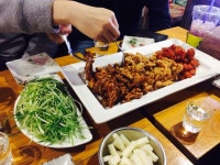 11/30 밤 ㅡ 주호, 상희, 셀러 ㅡ 홍대 챨리 두마리 치킨 ㅡ 세가지 다 있는 세트.. ㅡ 군대 가기 전 마지막 서울팸 모임 ㅡ 상희는 술병나서 맥주... 