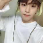 스테이 뭐해요ㅇㅅㅇ 이건 미아 비디오 찍은 날🐶 벌써 보고싶습니다💦 ⠀⠀ #StrayKids #STAY #승스타그램 #M.I.A #뽀로로모자?