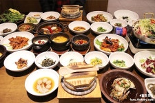 경기도성남맛집, 가족모임하기 좋은 진진반상 판교점 | Table settings, Food, Table