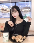 Instagram의 수리수리heart님: “오늘 지갑 잃어버려서 슬픈데 지원이가 난 이 상황에서도 마라탕 잘 먹는대..마라탕 최고+꿔바로우... 