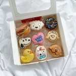 부산 도착하자마자 사러간 곳👀 서면역 근처라서 요거 사구 전리단길 카투하기 딱 좋아욤! 태풍 부는 날 빼고요,,☝🏻ㅋㅋㅋ