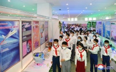 Pin on 내 조국의 밝은 미래