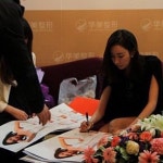 #중국 #북경 #beijing #model #모델 #최이윤 #팬사인회   손목이 시릴만큼 내사진에 싸인!✨ ...