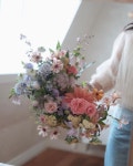 꽁뜰리에 플라워스튜디오 on Instagram: “. Colorful summer bouquet🍬 . . . . #flowerstudio #contelier #wedding #weddingbouquet... 