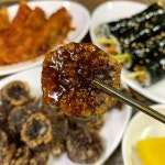 먹네😭 떡볶이에 쫄면사리 추가해서 밥 볶아 먹구 양념만두, 튀김순대, 꼬마김밥까지 야무지게 먹었다 맛없는 메뉴가 없었음-ㅅ- 딱 내... 