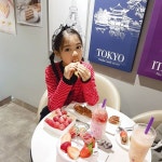 나하은 (Na Haeun)さんはInstagramを利用しています:「디저트는요기 딸기를사랑하는나자매ㅎㅎ 유명한디저트를한자리에서... 