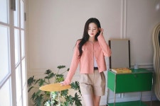 윤지