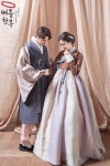 저절로 눈길이 가는 결혼한복. in 2020 | Cute korean fashion, Korean fashion dress, Korean traditional dress