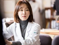 Amazing K-dramas에 있는 Relax님의 핀 | 슈퍼스타, 의학 드라마, 선생님