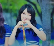 Pin på LOOΠΔ / 이달의 소녀☽