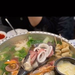 서울 핫플 모음집 로지 🇰🇷 on Instagram: 📍택이네 조개전골 광화문점 ✔️2인 50,000 추운 날씨에 더 생각나는 맛집👍 칼국수도 해먹을 수... 