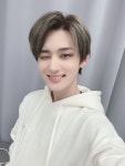 Pin page kpop  ʚ♡⃛ɞ에 있는 urfavv.zarae님의 핀 | 베리