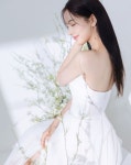 환해진 스튜디오📸 다양한 촬영 스팟통창, 플라워 소품, 계단, 테라스까지 심플하면서도 매력적인 배경들 💝 고객 맞춤형 촬영하루 … - 2025