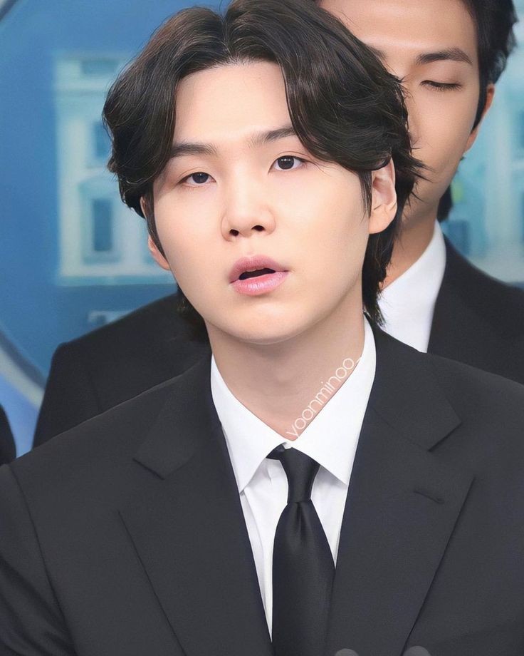 방탄소년단 슈가, 음주 후 전동스쿠터 사고 논란…CCTV 영상으로 확인된 만취 주행