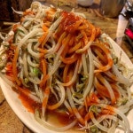 Instagram의 맛집킬러 혜띠🔪님: “혜띠는 뚠뚠🐜 언제나 뚠뚠🐜 안주 뿌신다 뚠뚠🐜 . (한날 한시에 뿌신 안주 영정사진)... 