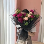 #라플로르유니크꽃다발#플라워클래스#라플로르#라플로르플라워#꽃배달#홍대꽃집#laflorflower#laflor | 한송이 꽃다발, 아름다운 꽃... 