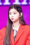 Vương Di Nhân (Wang Yiren-EVERGLOW )에 있는 ᑕᕼᗴᖇᖇYᘔ🍒님의 핀