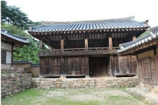 한옥에 있는 진혁 이님의 핀 | 전통 주택, 전통 조경, 건축물