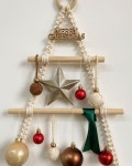 Pin page LET BE l DIY macrame & weaving on Instagram: 💛 - 마크라메 크리스마스 트리🌿 좌우 감기 매듭을 사용해서... 