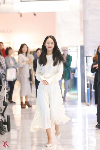 신혜선에 있는 석현 홍님의 핀 | 아시아의 아름다움, 사람, 엔터테인먼트