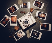 디프로젝트 스페이스 구슬모아당구장 di Instagram 구슬모아당구장 X 로모그래피 이벤트! 랄라 살롱의 가장 낭만적인 순간을 로모그래피로... 