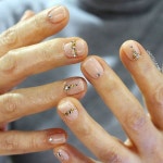 [#유니스텔라트렌드] 고개님의 연말을 책임질 골드포인트 네일 #weddingnails #holidaynails #유니스텔라 #네일디자이... 