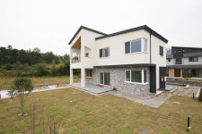주택전경 모던스타일 주택 by 인우건축사사무소 모던 벽돌 | House, House styles, Home, family