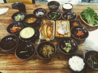 “#제주도#서귀동 #아침식사 #안거리밖거리 옥돔구이+돔베고기포함 15가지 반찬나오는 !가격이..8000원 대박맛도 훌륭!!”