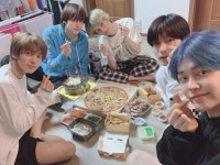 #TXT #TomorrowxTogether #투모로우바이투게더 #BIGHIT #HUENINGKAI #휴닝카이 #YEONJUN #연준 #TAEHYUN #태현 #BEOMGYU #범규... 