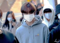 Pin von _𝒐𝒏𝒆_𝒘𝒂𝒚_𝒕𝒐_𝒎𝒙𝒓𝒔_ auf ⇨ cix|씨아이엑스