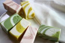 천연비누.디자인비누NATURAL HUE . MEEHUE on Instagram: “meehue... 마르세이유 비누입니다.제작되는 모든… | Diy soap, Diy... 