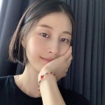 [헤럴드POP=고명진 기자]모델 이현이가 똑단발 헤어스타일을 선보였다.지난 16일 이현이는 자신의 인스타그램에 헤어 커트. 똑다발. 다시 기를... 